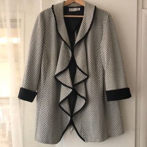 TAHARI Women’s Cardigan Sweater Black and a white size 16 W
